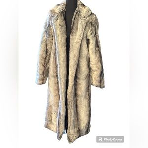 Stunning gray long faux fur jacket coat size M